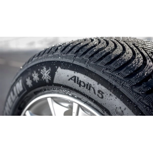 Michelin Alpin 5 215/65 R17 99H