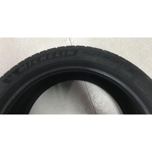 Michelin Pilot Sport 4 235/40 R19 96Y