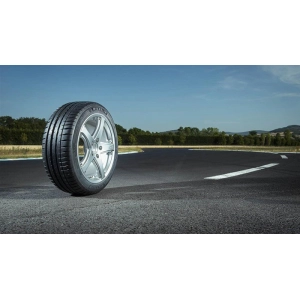 Michelin Pilot Sport 4 235/45 R20 100Y