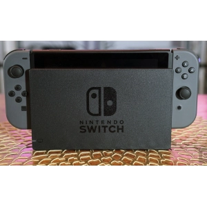 Nintendo Switch + Game