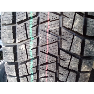 Bridgestone Blizzak DM-V1 255/60 R17 106R