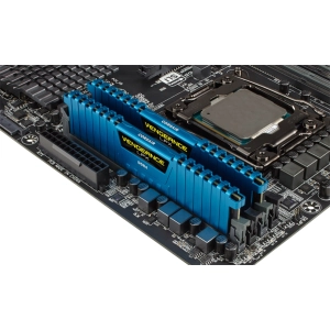 Corsair CMK16GX4M2Z2666C16