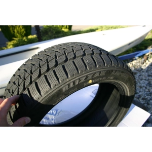 Bridgestone Blizzak LM-25 245/45 R18 96V