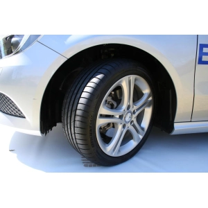 Goodyear EfficientGrip Performance 245/45 R18 100Y