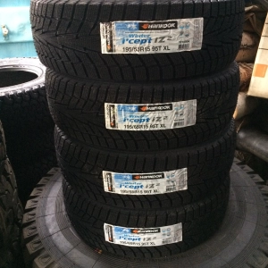 Hankook Winter i*cept iZ2 W616 215/55 R17 94H