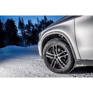 Bridgestone Blizzak LM005 275/35 R20 102W