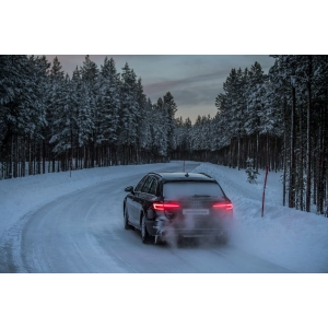 Bridgestone Blizzak LM005 275/35 R20 102W