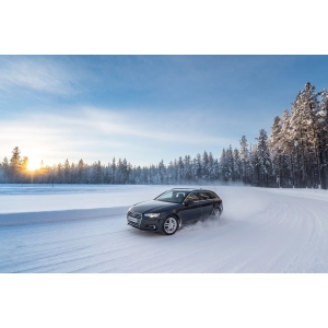 Bridgestone Blizzak LM005 275/35 R20 102W