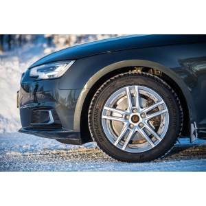 Bridgestone Blizzak LM005 275/35 R20 102W