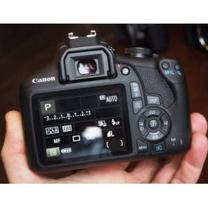 Canon EOS 2000D kit 18-135