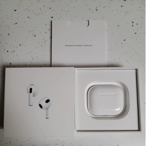 Apple AirPods 3 Left