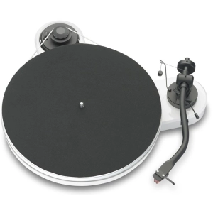 Pro-Ject RPM 1.3 Genie/OM5e Turntable