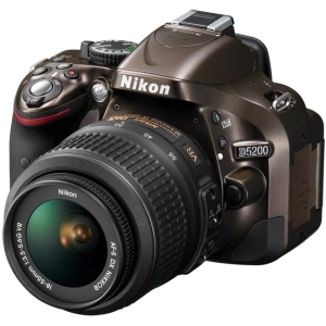 Nikon D5200 kit 18-105